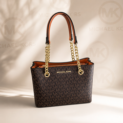Michael Kors Signature Tote – Timeless Elegance, Everyday Luxury