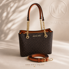 Michael Kors Signature Tote – Timeless Elegance, Everyday Luxury